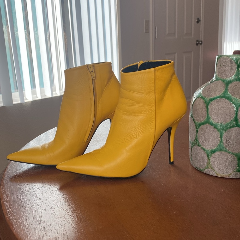 Beautiful Yellow Topshop Stilleto Boots